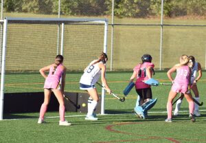 Field Hockey Falls to Lake