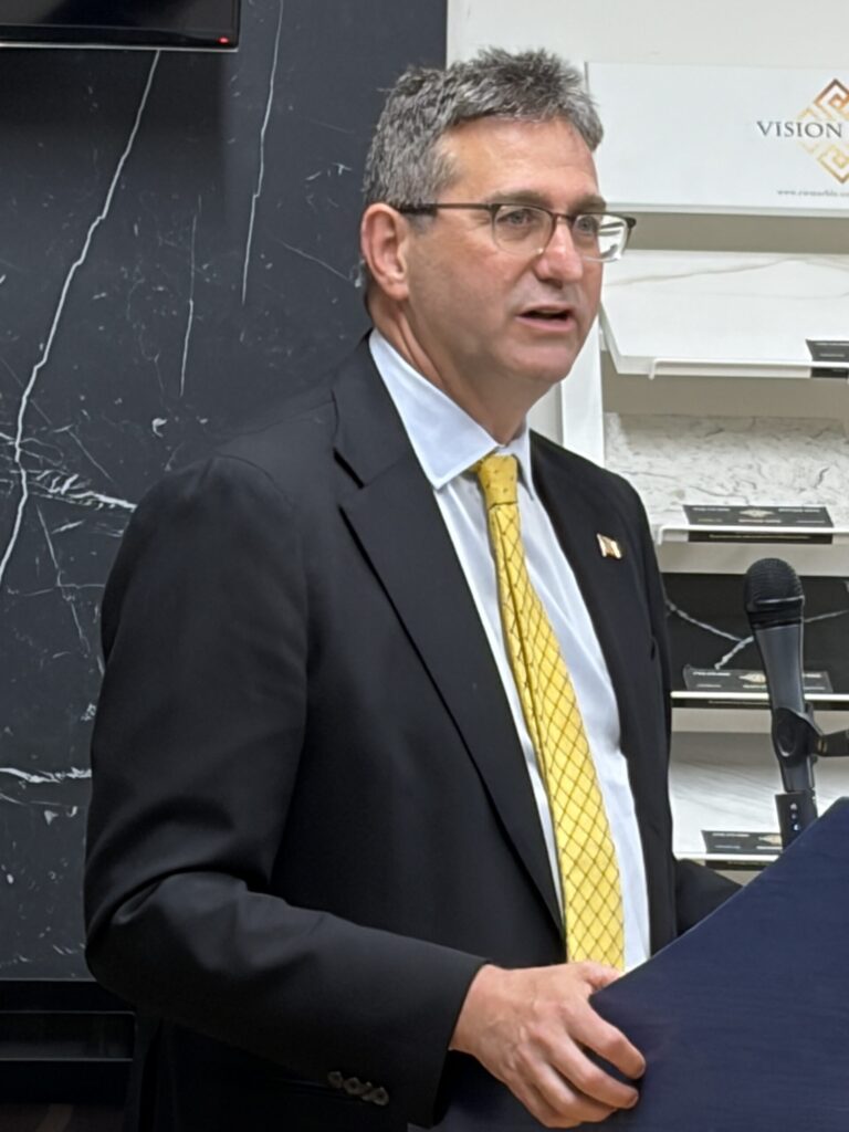 Governor Issues Executive Order to Help Small Business
