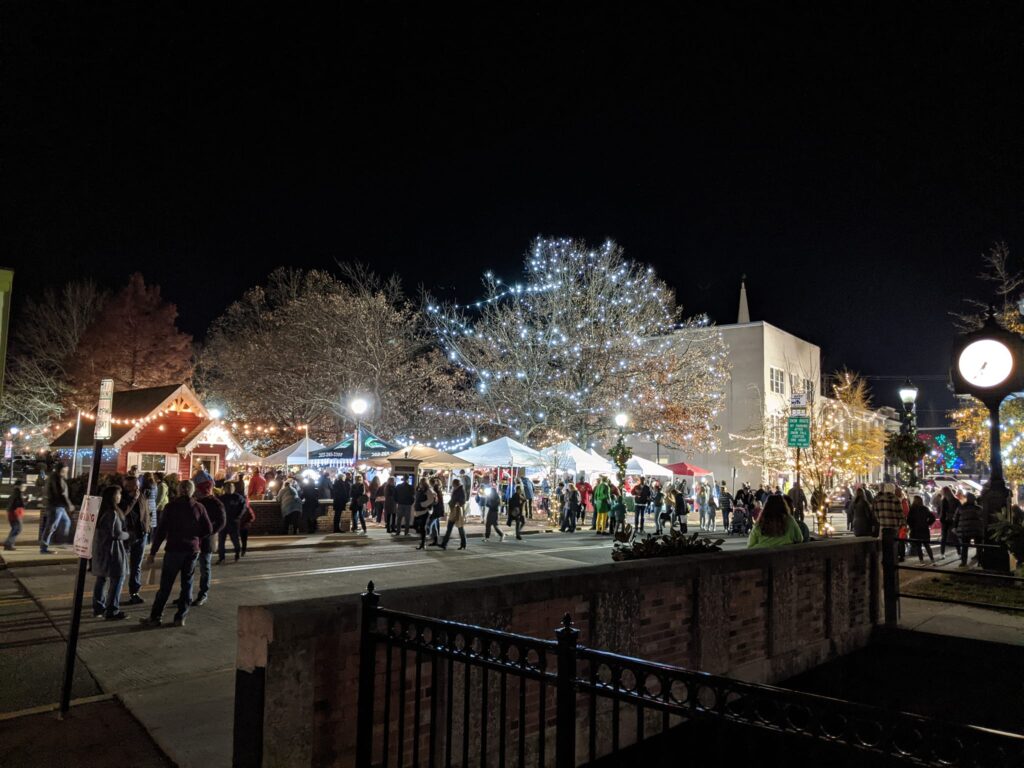 Sponsor and Vendor Applications Open for Holiday Stroll