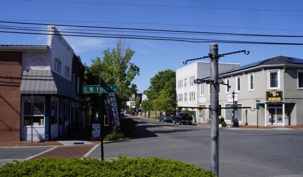 Council Asks About Recent Business Vacancies Downtown